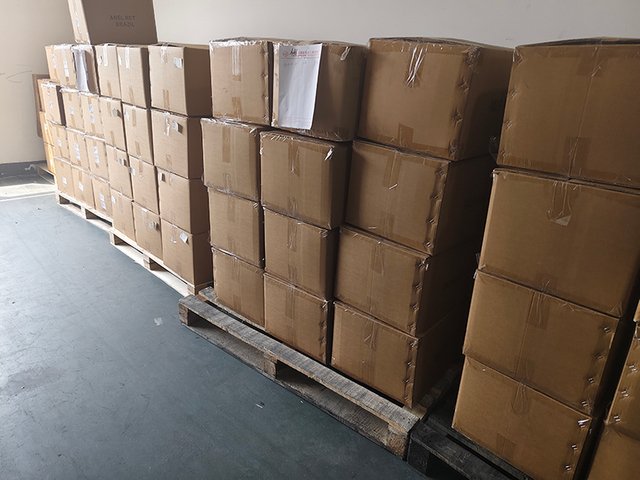 CARTON and Wooden pallet packing