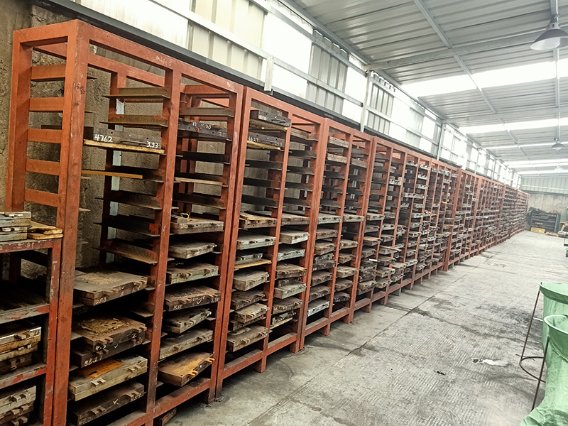 MOLD CENTER